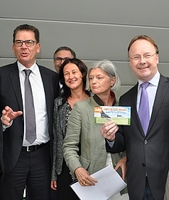 Urban Mangold und Minister Müller