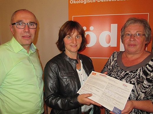 ÖDP Landshut TTIP Unterschriftenübergabe