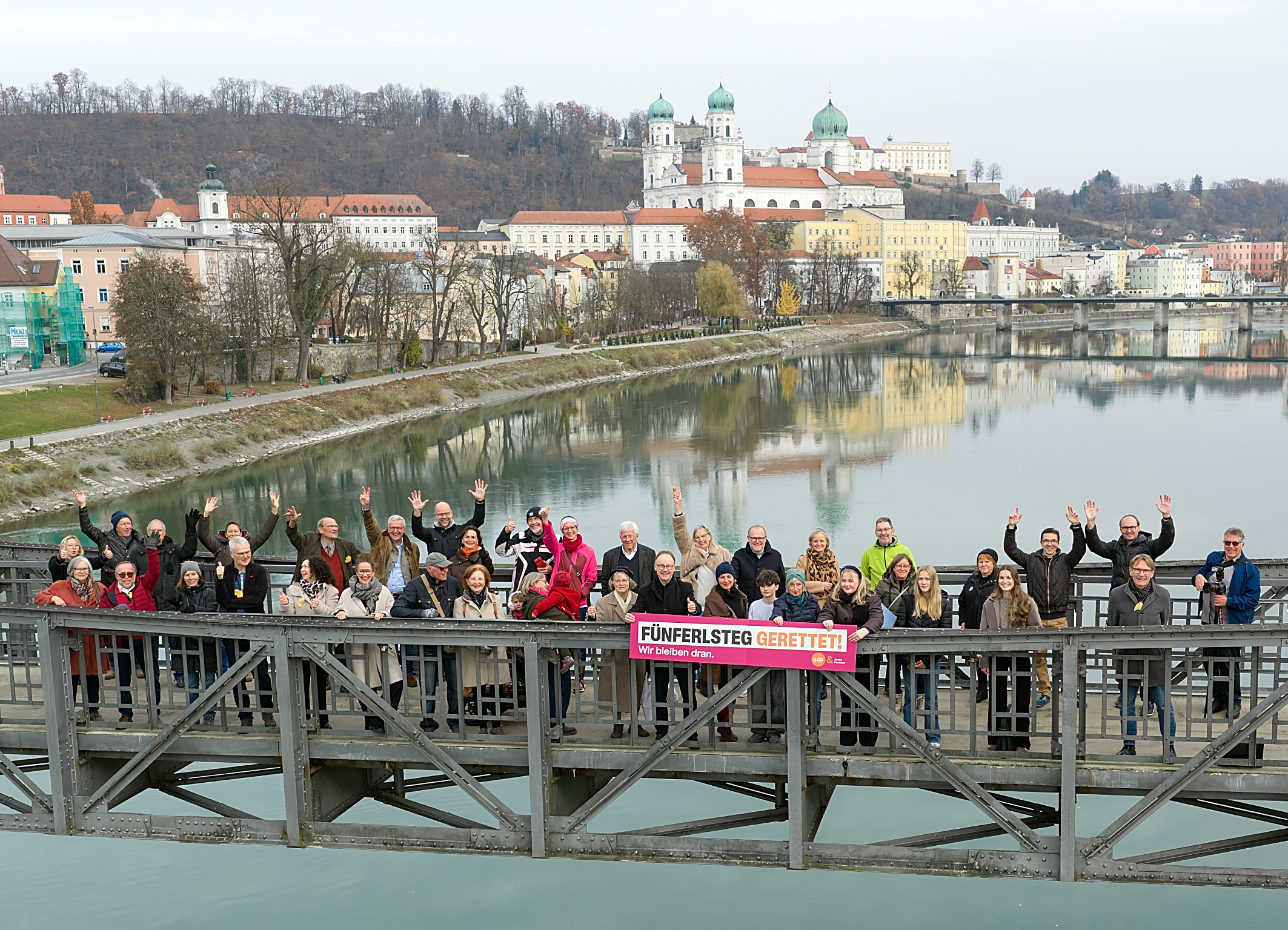 Zusammen mit Unterstützerinnen und Unterstützern
